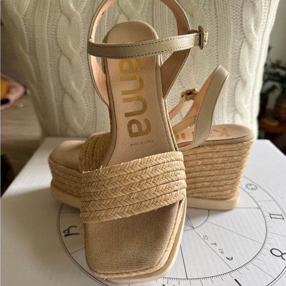 Kanna Woven platform in size 7. Like new - Picture 4 of 6